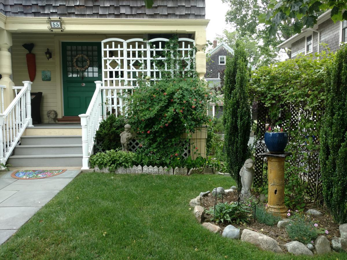 Armistead Cottage Bed & Breakfast Newport Exterior photo